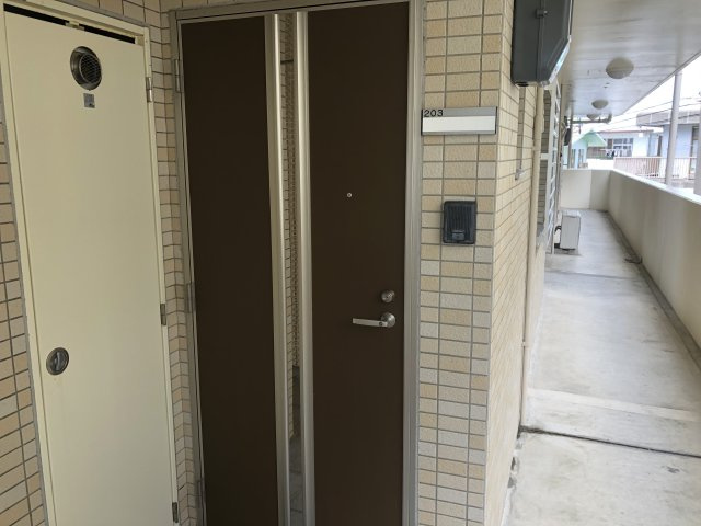 マンションエスポワールの玄関