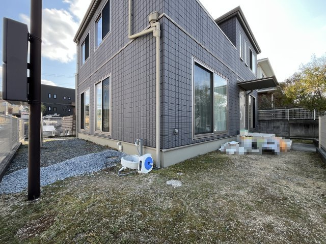 熊取町つばさが丘東1丁目　中古戸建の庭|バーベキューやお子様の遊び場など様々な用途で活用できる便利なスペース
道路に面していないため安心です