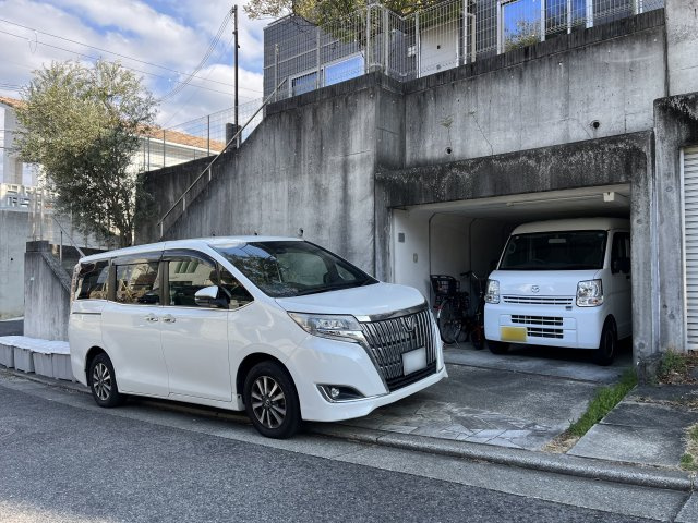 熊取町つばさが丘東1丁目　中古戸建の駐車場|2台駐車可能です。