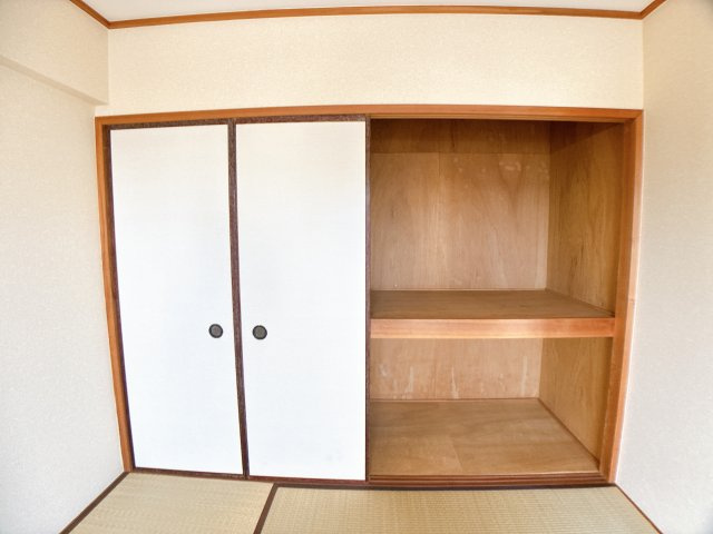ロイヤルヒルズ山代壱番館の収納