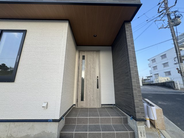 沖縄市登川（全5棟）2・5号棟の玄関|2号棟　スマートキー付き♪