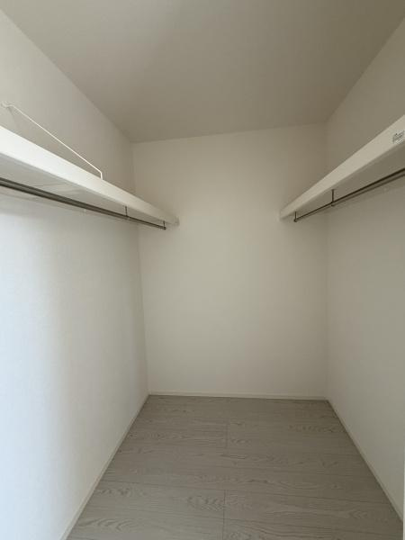 菊池郡大津町美咲野4丁目1期の収納|洋室Ａの大容量のウォークインクローゼット。