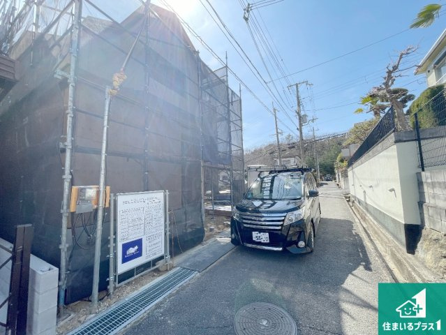 神戸市西区北山台　新築一戸建ての前面道路含む現地写真|周辺は落ち着いた街並みの住宅地！子育てがしやすい住環境です！まだ未完成ですが、現地でしかわからない事もございます。是非一度ご覧ください。