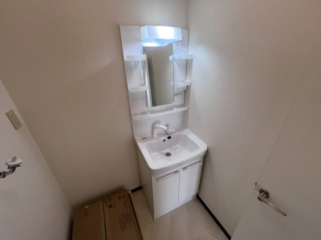 東二見MCマンションの洗面所