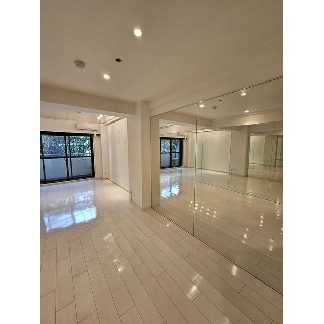 麻布台ロイヤルプラザの内装