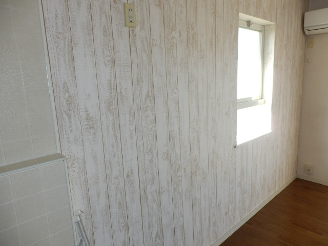 【内装】 | 西町コート | お洒落なアクセントクロス