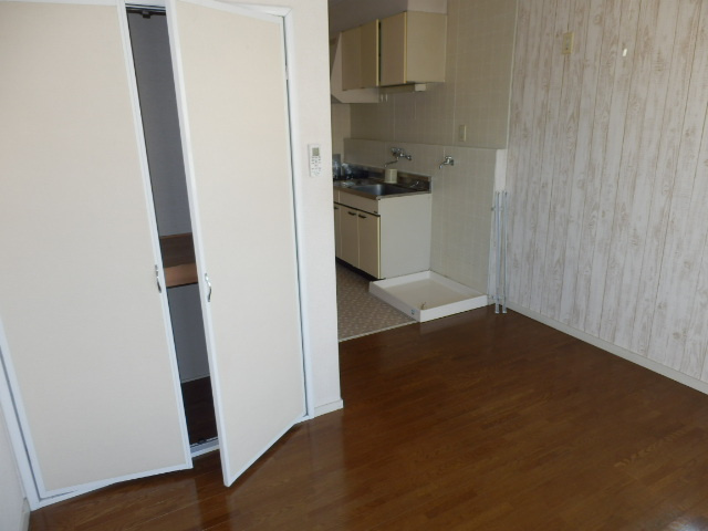 【居間・リビング】 | 西町コート | 洋室6帖です