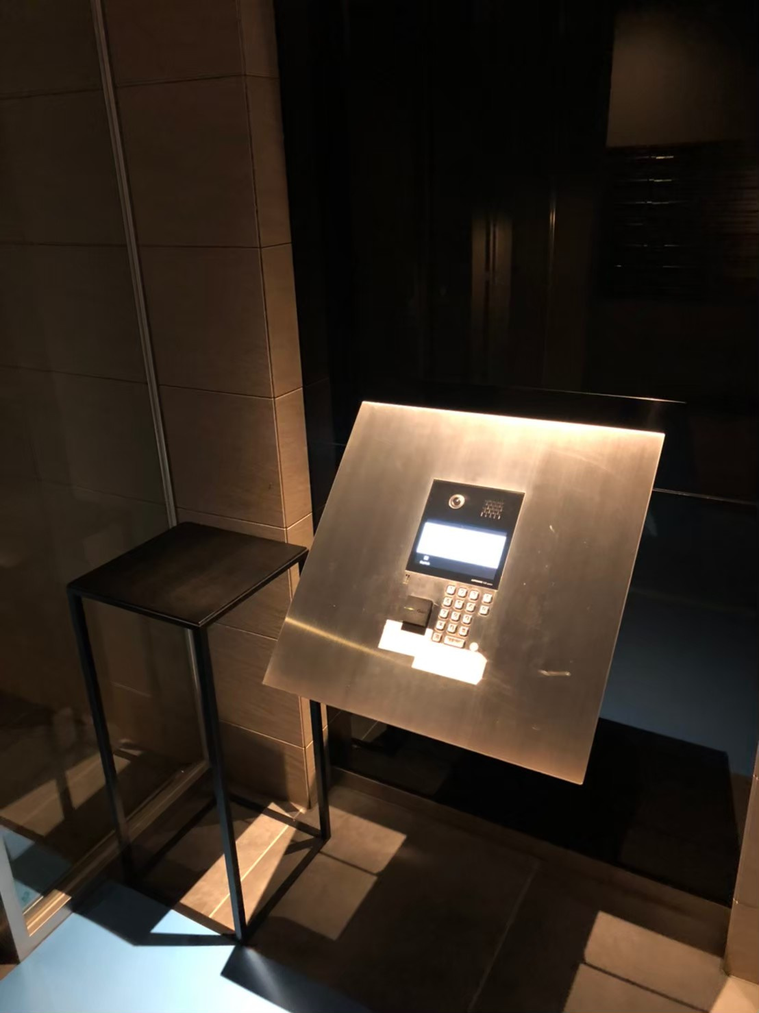 ハレマカニ御苑のセキュリティ|オートロック