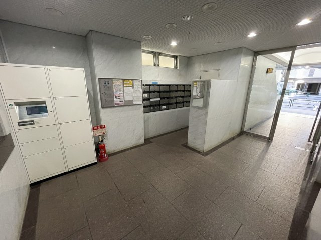 イトーピア根津のエントランス