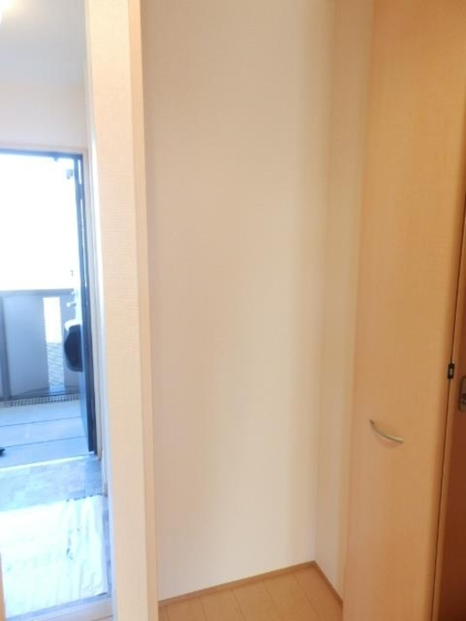 ビレッジ北久保 C棟の収納|廊下収納