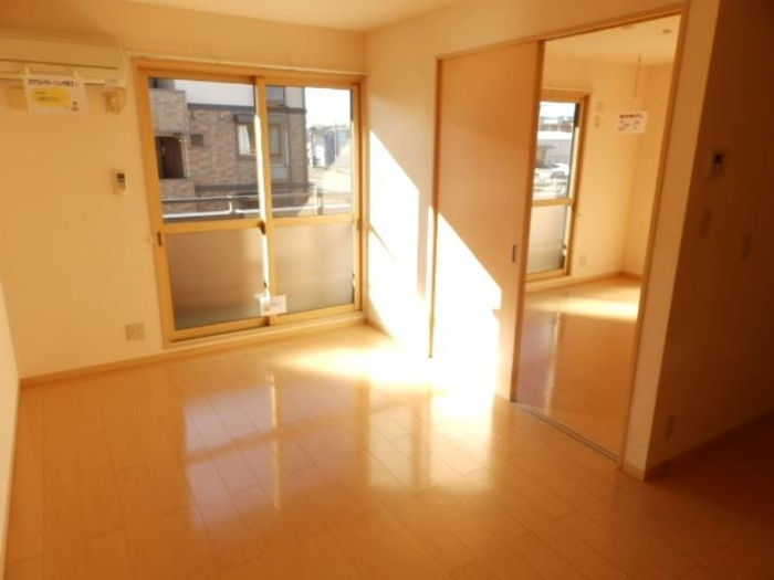 ビレッジ北久保 C棟の内装|ＬＤＫ⇔洋室