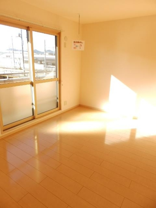 ビレッジ北久保 C棟の洋室|洋室（室内物干し付）