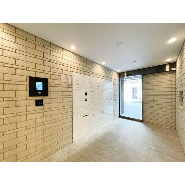 ルネサンスコート上野入谷のエントランス