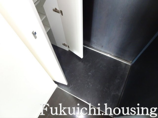 ＬＵＸＥ千歳船橋の玄関