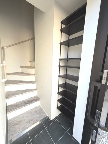 エン中目黒の玄関