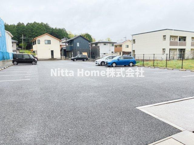 福知山市字正明寺のアパートの駐車場|敷地内に駐車場の空きがあります◎
