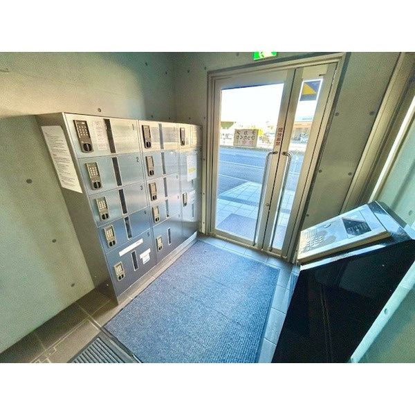 シャンブル英美のエントランス