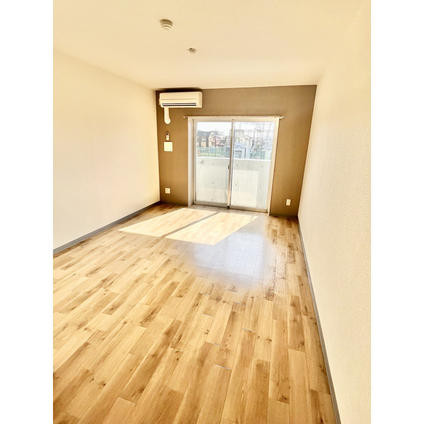 シャンブル英美の居間・リビング