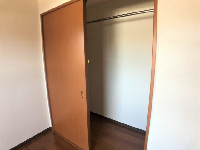 パルレの収納|別部屋同間取りのお写真となります。参考にご覧くださいませ。