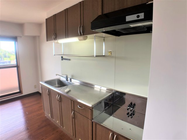 パルレのキッチン|別部屋同間取りのお写真となります。参考にご覧くださいませ。