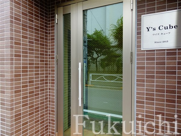 Y's Cube (ワイズキューブ)のエントランス