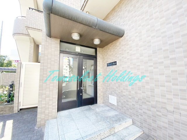 藤沢市藤沢の賃貸マンションのエントランス