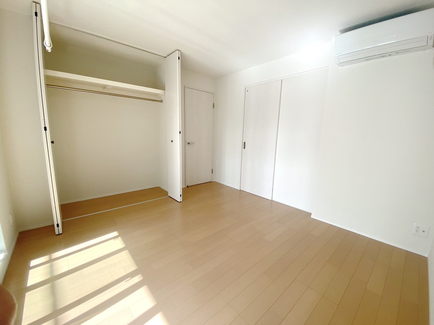 Ｌａｔｔｅ　ｕｅｎｏ　ｉｎａｒｉｔｙｏの寝室