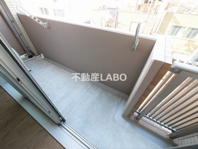 グランデカワノ真田山のバルコニー