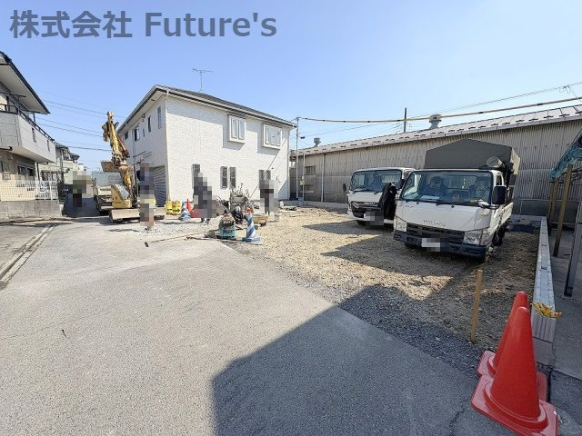 三郷市戸ケ崎3丁目　新築戸建　全1棟の前面道路含む現地写真|前面道路含む現地写真です。