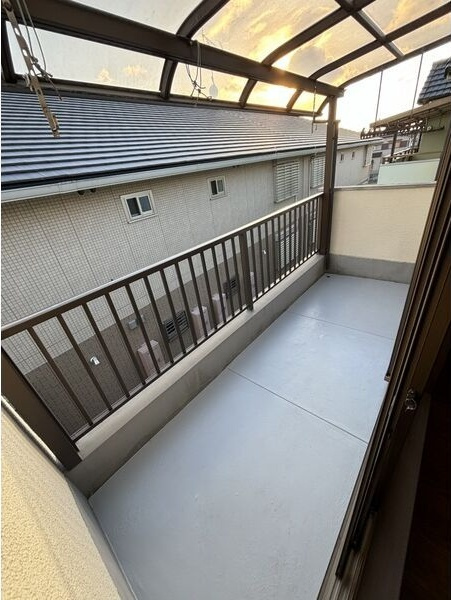 養父元町貸家のバルコニー