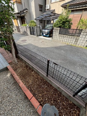 養父元町貸家のエントランス