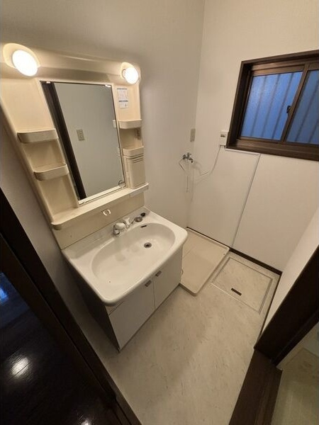 養父元町貸家の洗面所