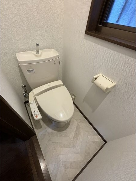 養父元町貸家のトイレ