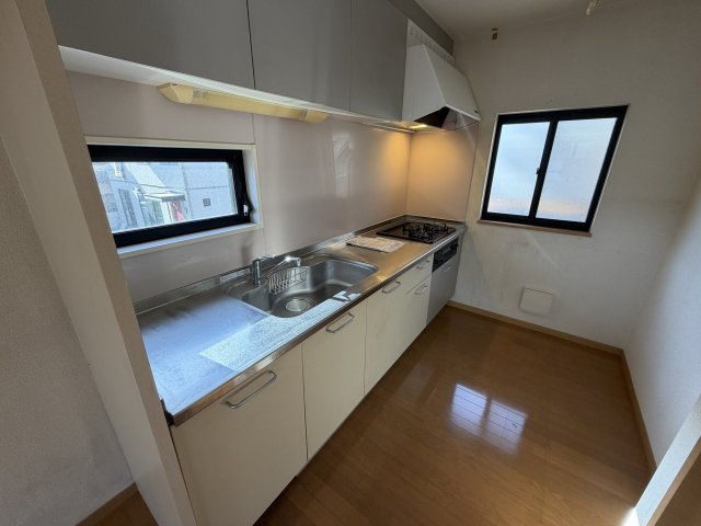 前橋市北代田町　中古住宅のキッチン|■2階にキッチンがございます