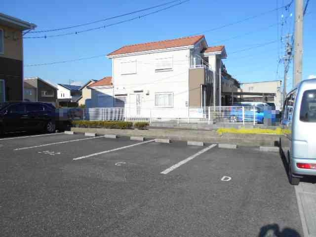 グリーンリーズ二ッ木の駐車場