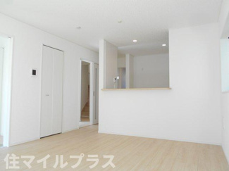 【居間・リビング】 | 郡山市水門町新築一戸建て2棟 | ゆったり過ごせるリビングです