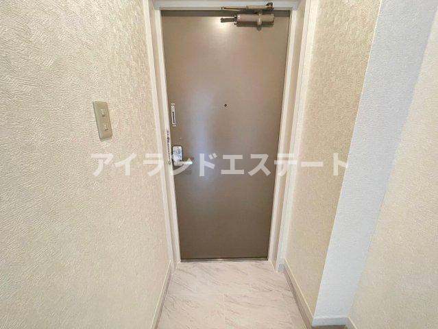 ミキハウス　オートロック　バストイレ別　バイク相談可の玄関