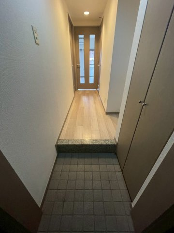 シーアイマンション根津弥生坂の玄関