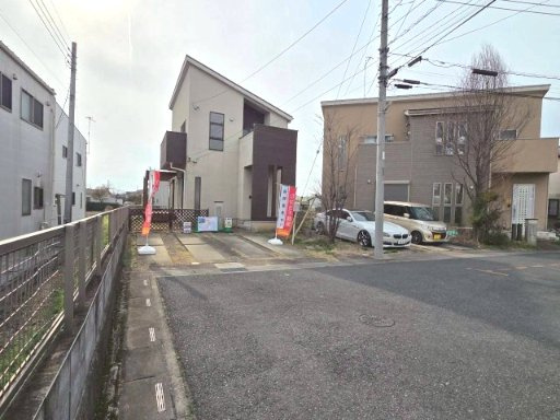 熊谷市石原中古戸建の前面道路含む現地写真