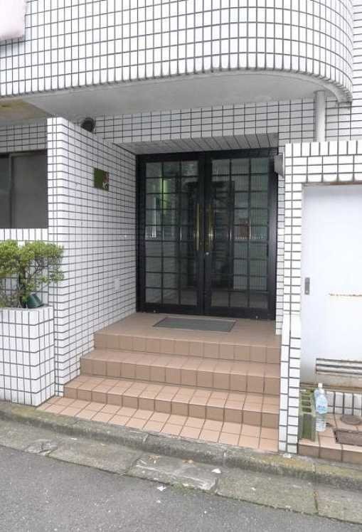 サンピア池尻　バルコニー６か所　角部屋　外観タイル貼りのその他共用部分