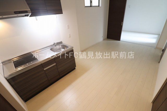 大阪市城東区永田４丁目のアパートの居間・リビング