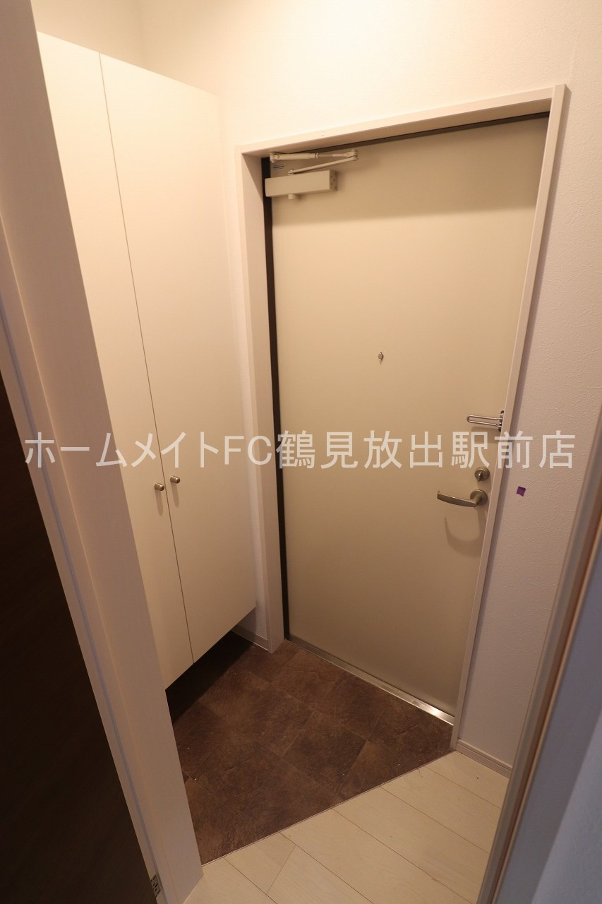 大阪市城東区永田４丁目のアパートの玄関