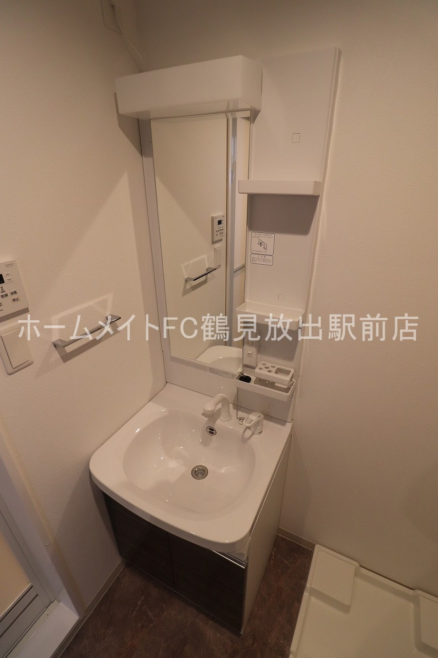 大阪市城東区永田４丁目のアパートの独立洗面台