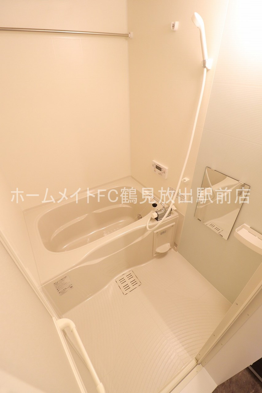 大阪市城東区永田４丁目のアパートの浴室