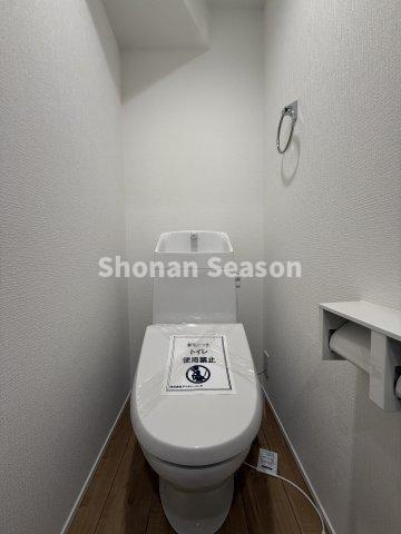 【現地画像あり】綾瀬市寺尾本町3丁目24-1期　全10区画　2号棟のトイレ|各階にトイレがあり生活に便利◎