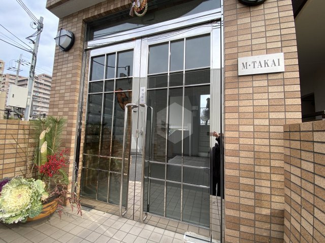 M TAKAIのエントランス