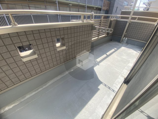高井田本通戸建のバルコニー