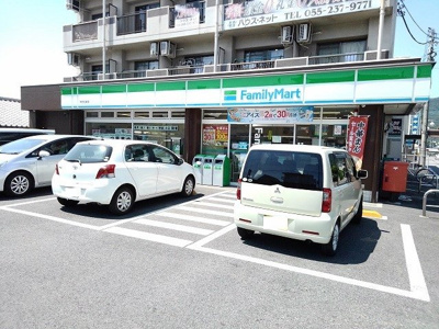 【周辺】 | グリーン・ウィート・ホサカＢ | ファミリーマート甲府北新店まで550m