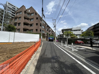 【前面道路含む現地写真】