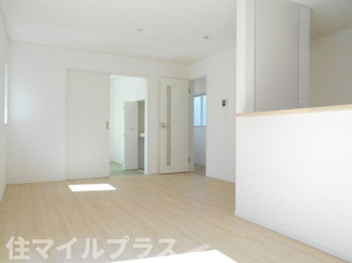 【居間・リビング】 | 郡山市昭和1丁目新築一戸建て5棟 | ゆったり過ごせるリビングです